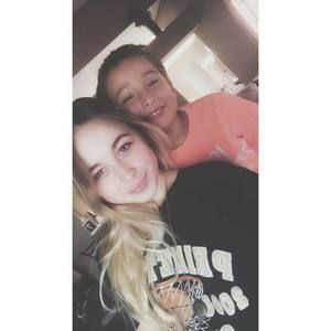 Meet your Posher, Chloe